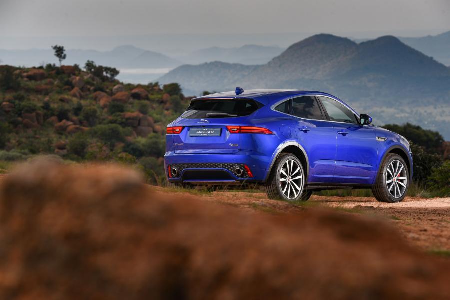  Jaguar E-Pace P300 AWD R-Dynamic 2018 года  (ZA) (фото 4 из 5)